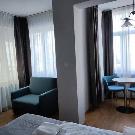 Polonia فندق مبيت وإفطار مينززدرويه